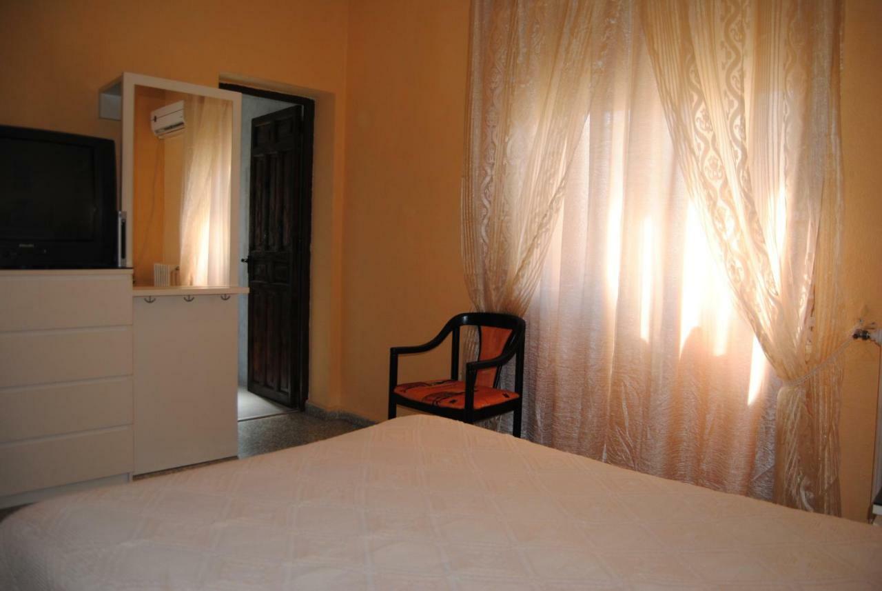 Hostal Avila Ocaña Exteriér fotografie